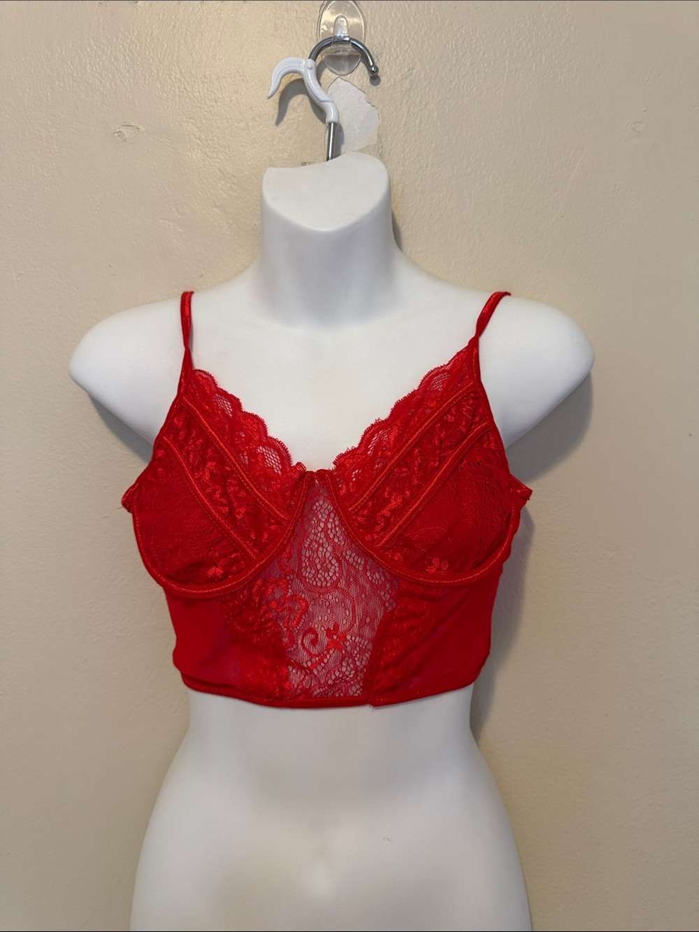 Lace Underwire Bralette in Vibrant Red